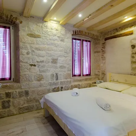 Kaja Trogir